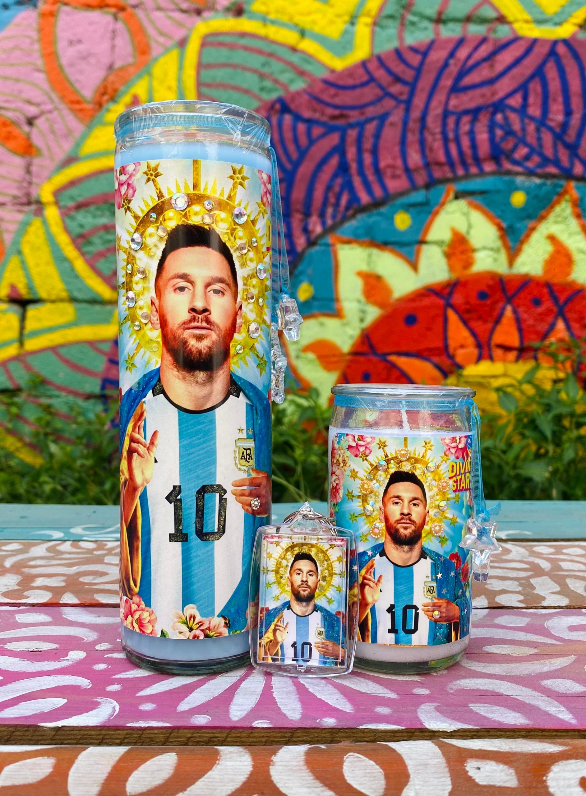 Veladora grande de Divine Stars con diseño de Messi